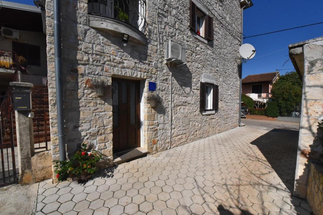 Apartment Nona Tar-Vabriga المظهر الخارجي الصورة